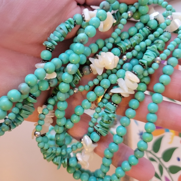 Beaded Necklace & Bracelet Set ~ Turquoise & Mother of Pearl (Faux?) ~ Pretty! - Picture 9 of 16